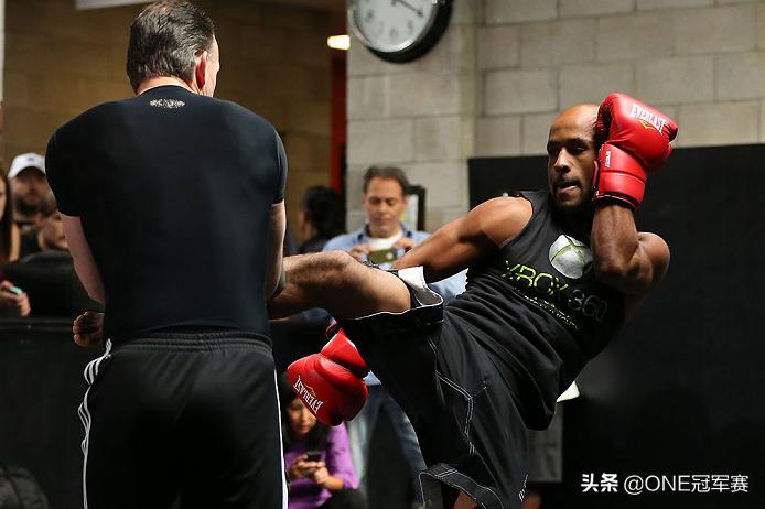 格斗健身体能消耗深度对比，拳击、泰拳、巴西柔术三大流派分析